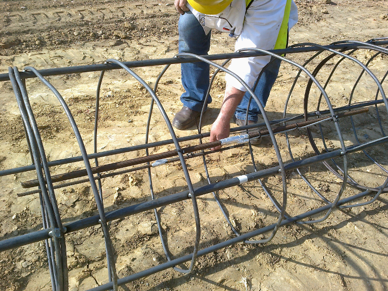 Strain-rods-in-reinft-cage